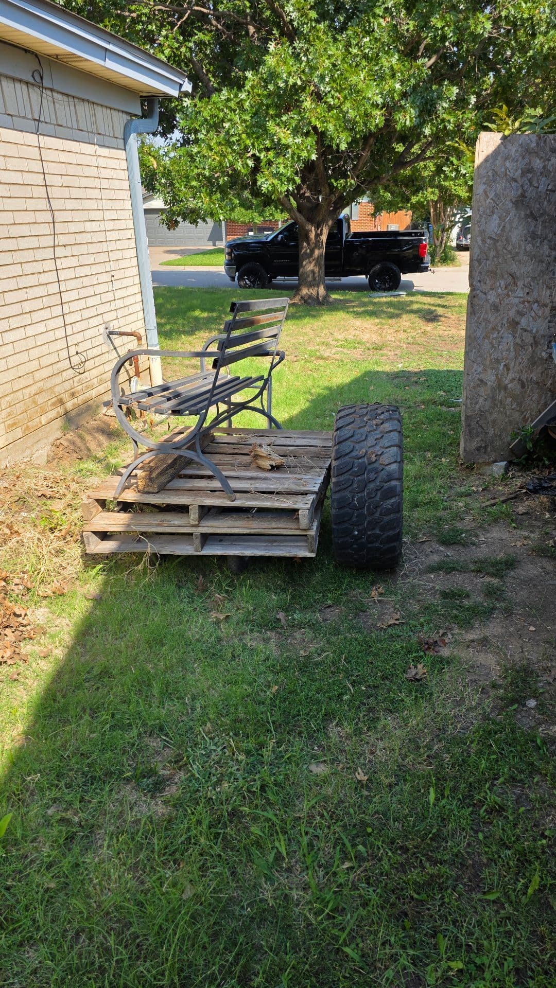 Gallery photos for Revamping a Cluttered Grapevine Backyard: Image #1