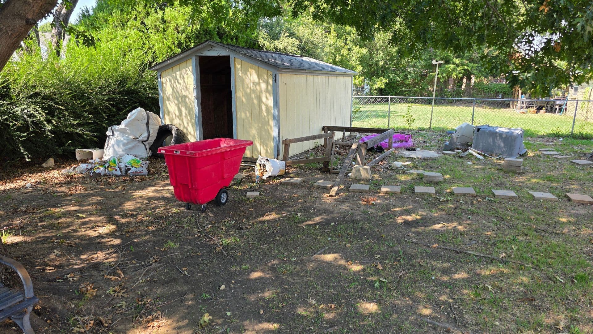 Gallery photos for Revamping a Cluttered Grapevine Backyard: Image #3