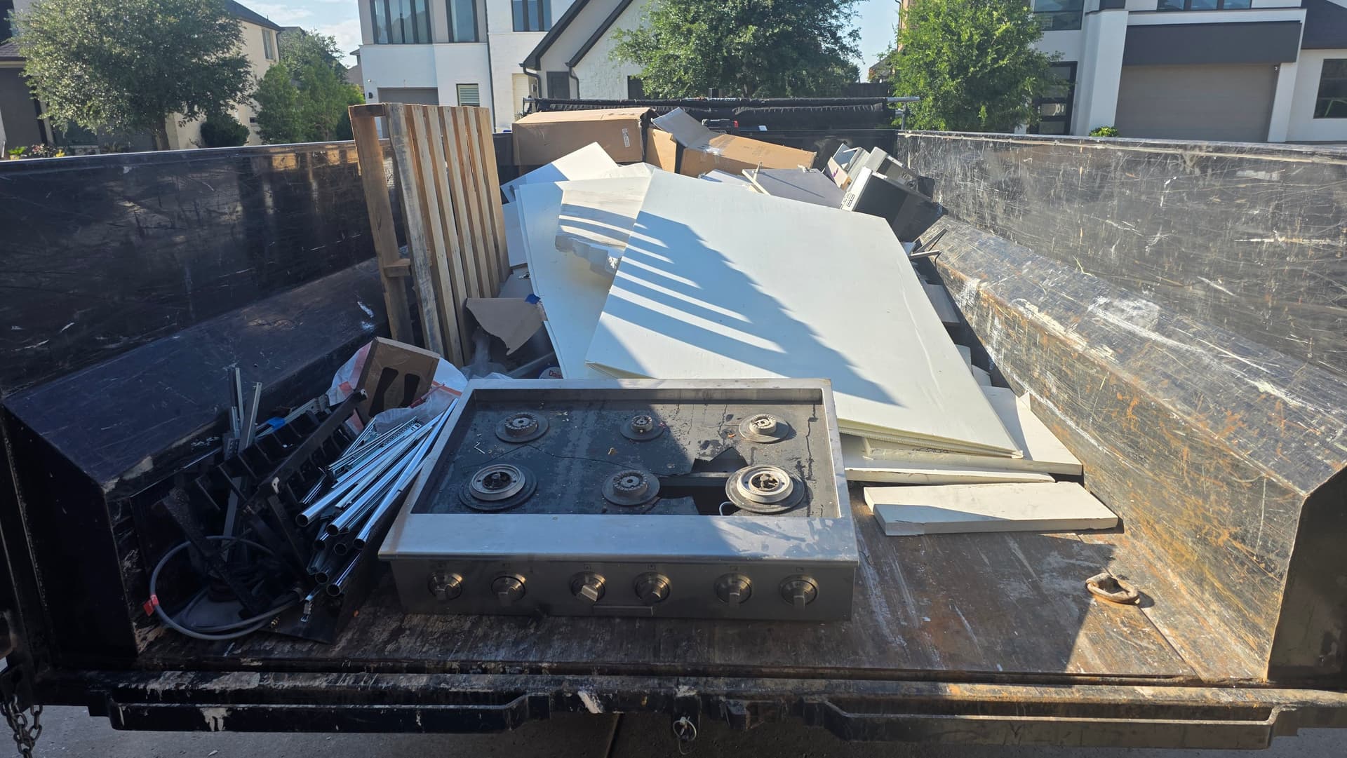 Gallery photos for Two Garage Cleanouts Handled Back to Back in Aubrey: Image #2