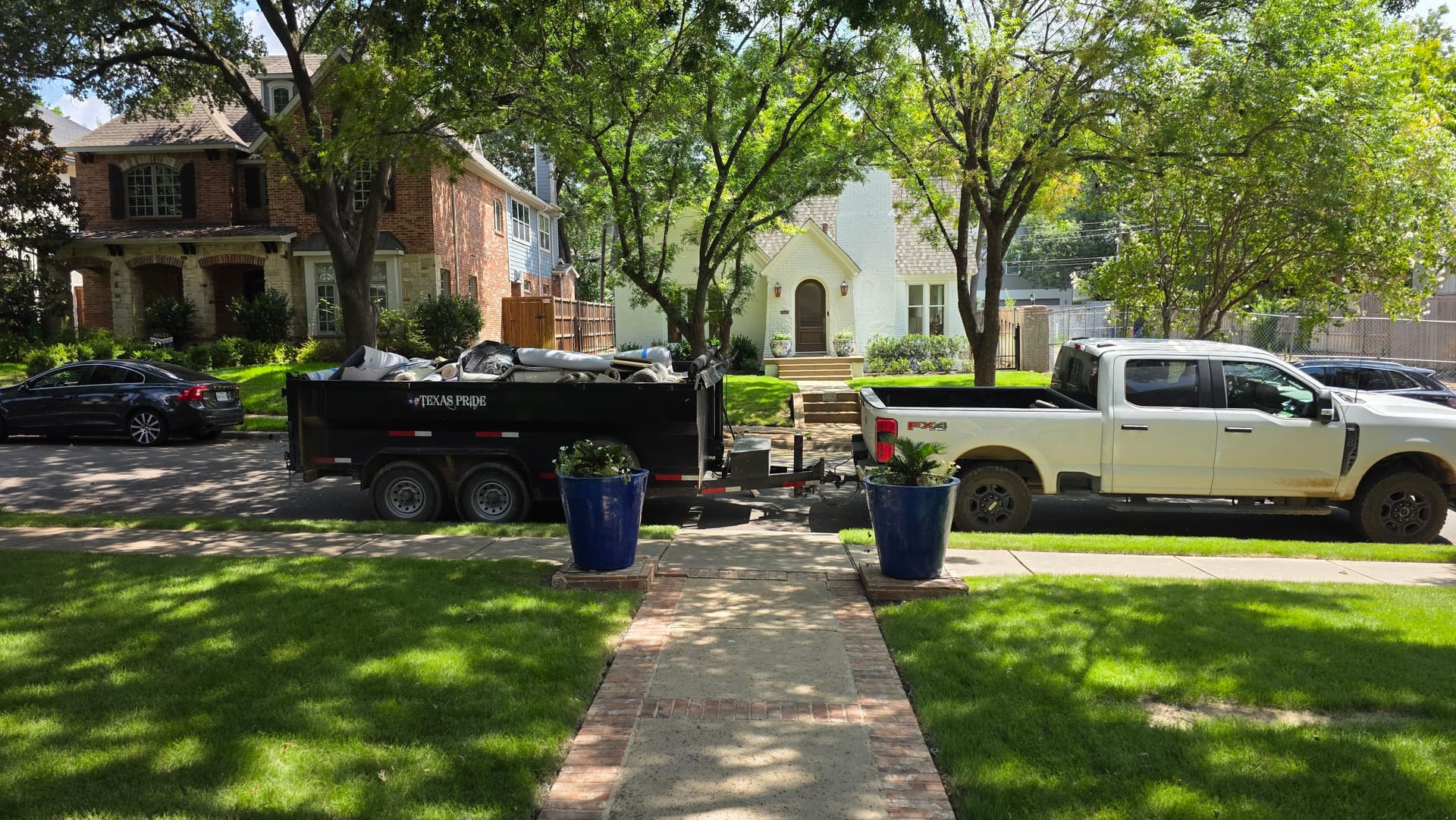 Gallery photos for Full Load of Remodel Debris Cleared in Highland Park: Image #2
