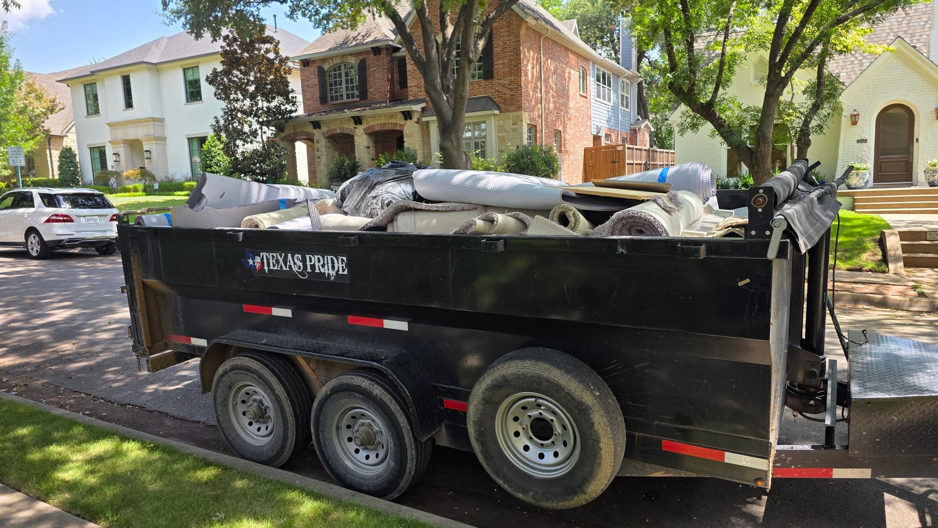 Gallery photos for Full Load of Remodel Debris Cleared in Highland Park: Image #3