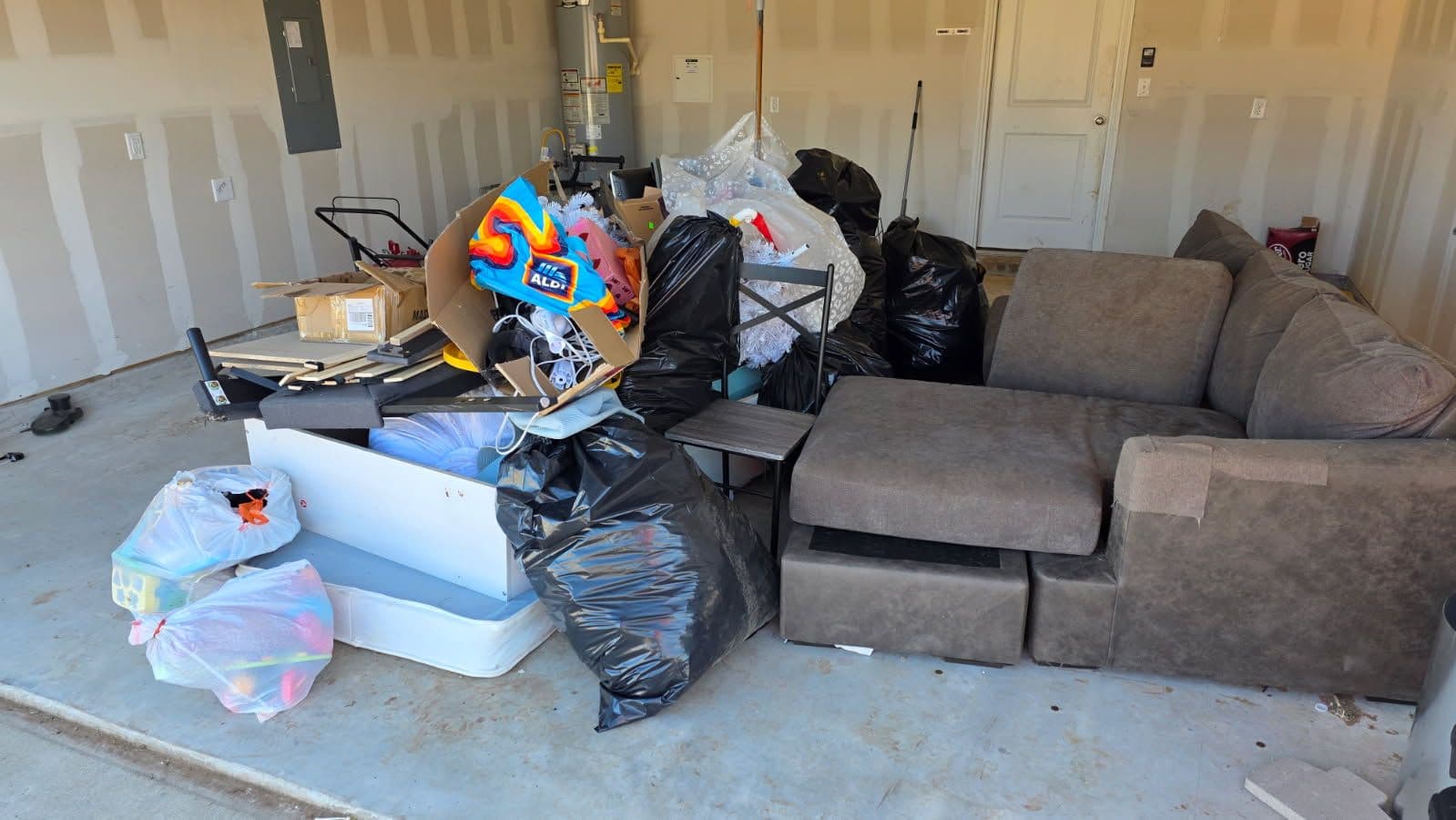 Project Garage Cleanout and Junk Removal in Pilot Point image