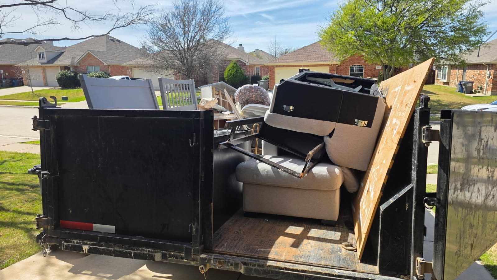 Gallery photos for Aubrey TX Home Cleared of Clutter with Ease: Image #1