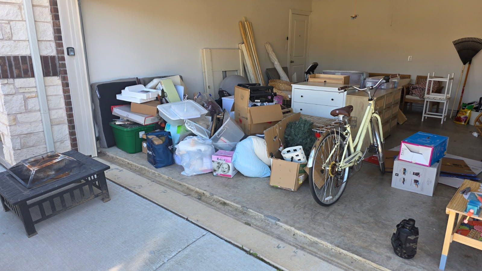 Efficient Garage Cleanout in Aubrey, Texas image
