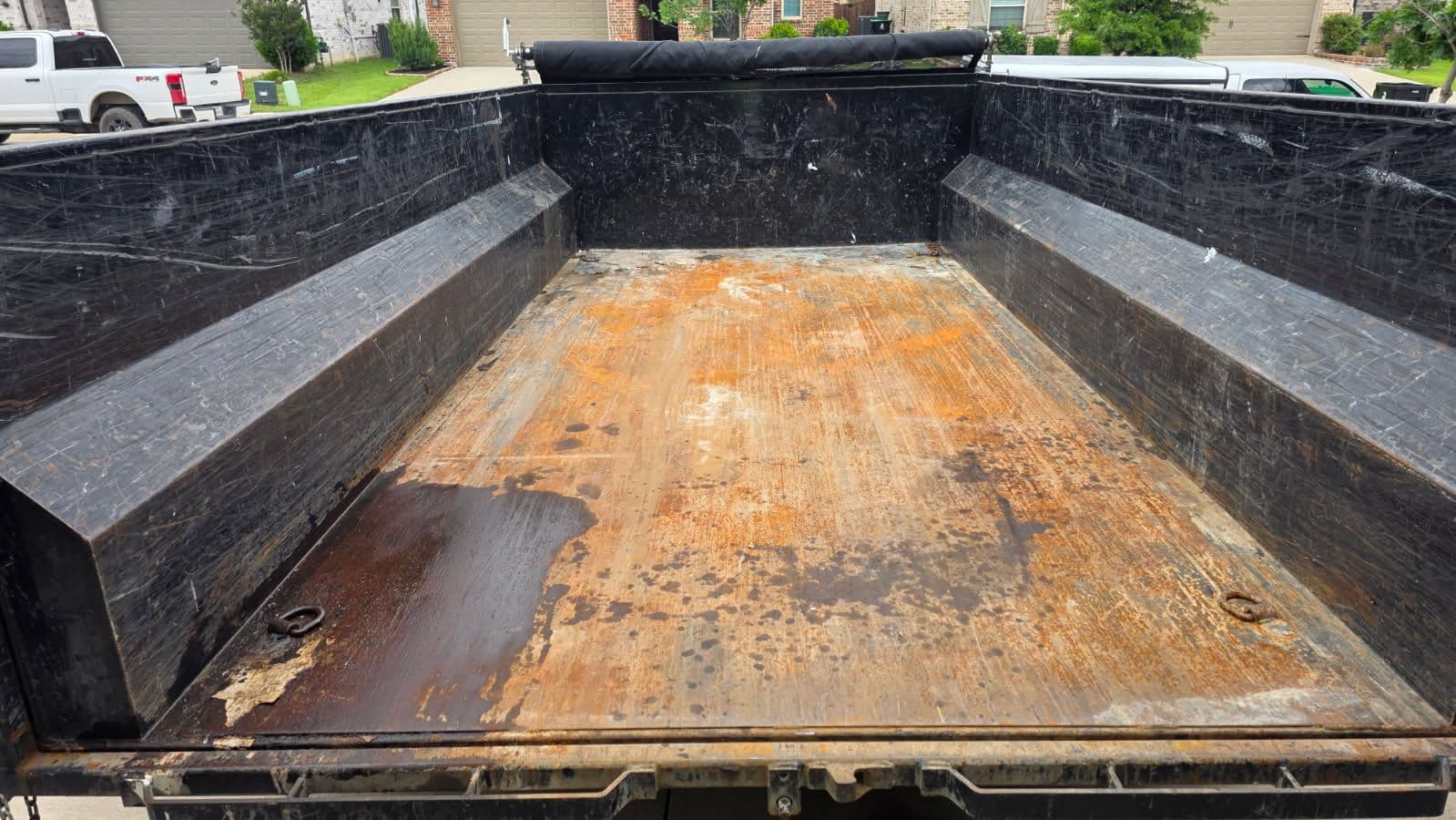 Gallery photos for 10-Yard Dumpster Rental for Moving Prep in Aubrey: Image #1