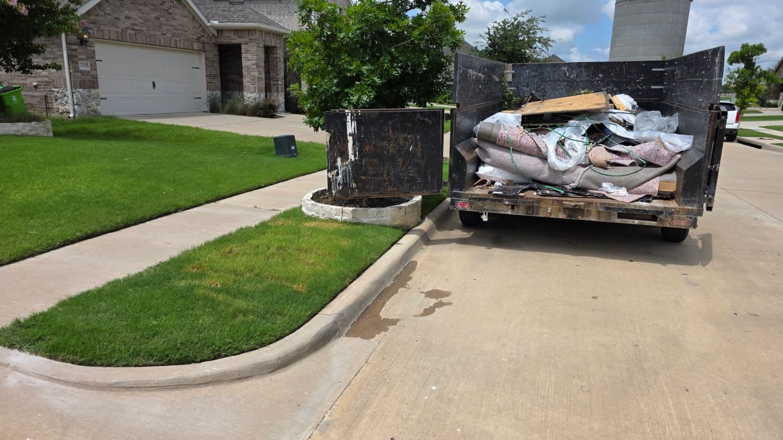 Gallery photos for Curbside Junk Removal Done Right in Aubrey TX: Image #1