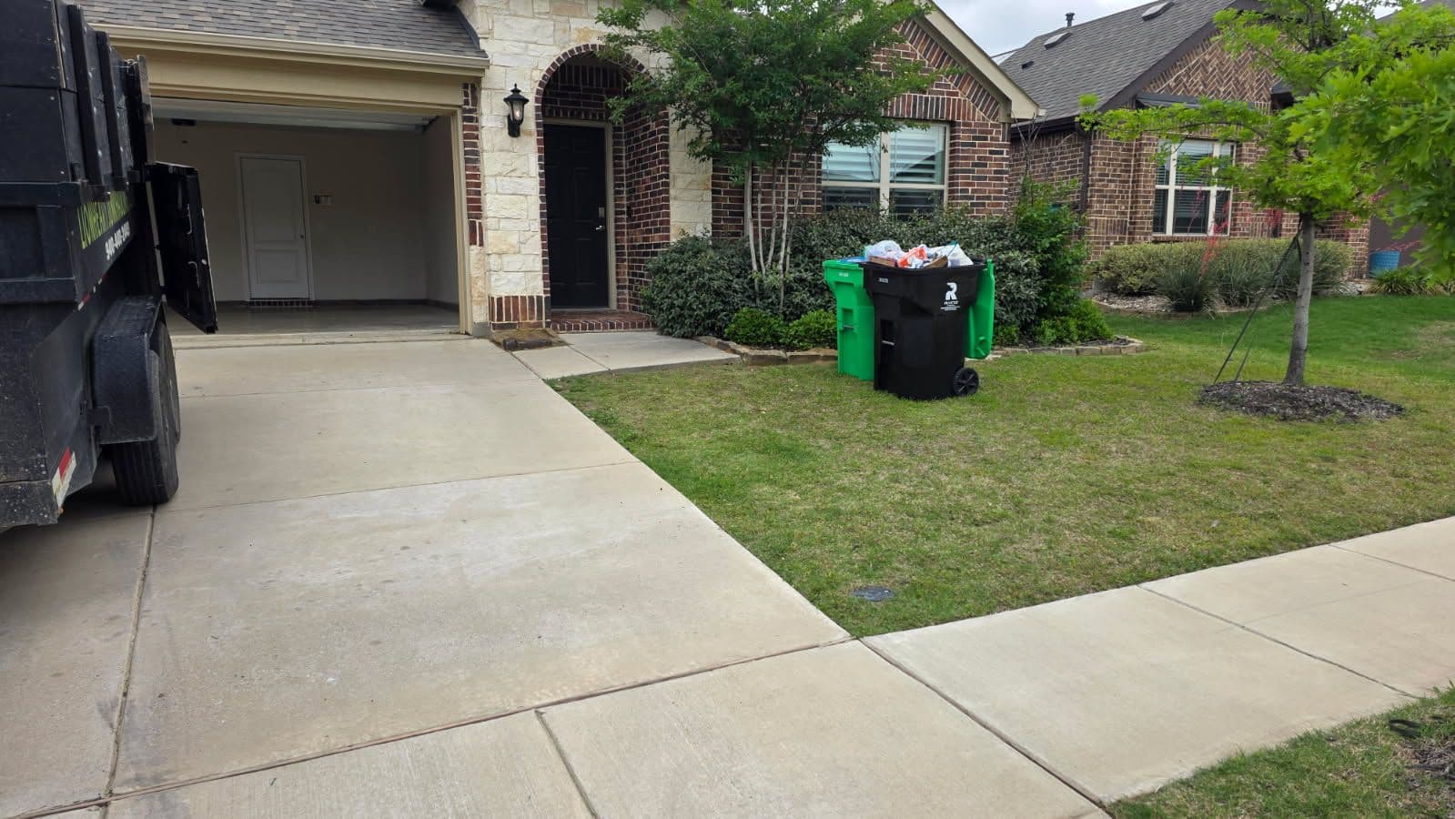 Curbside Junk Clearing in Aubrey TX