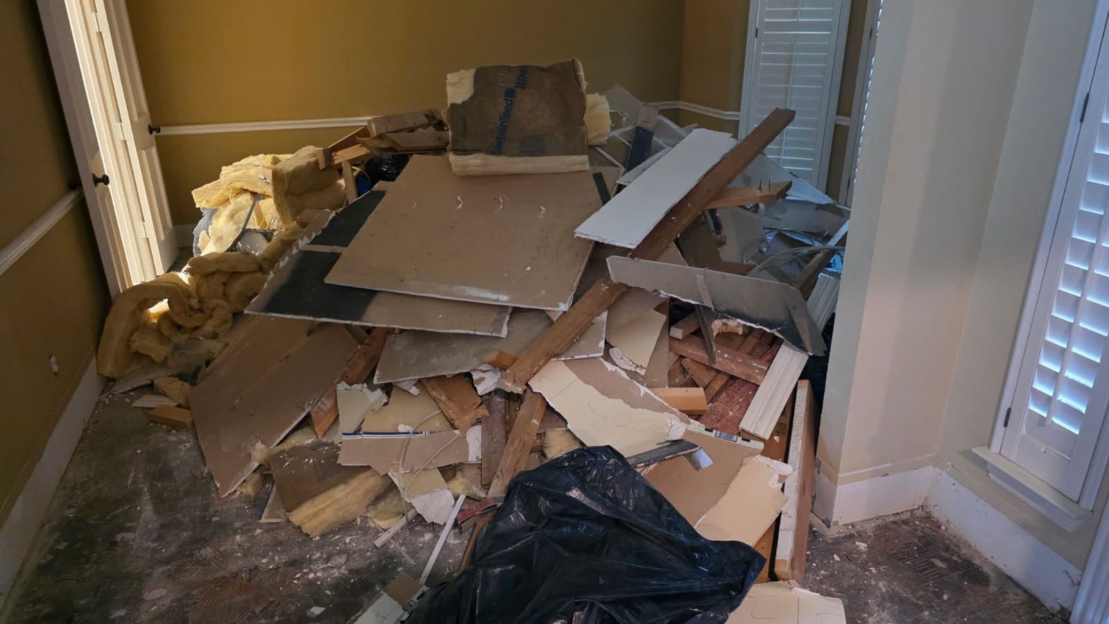 Plano Junk Hauling Transforms Spaces Quickly image