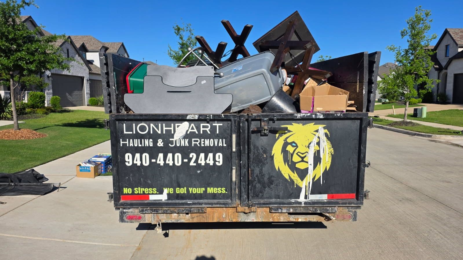 Efficient Garage Cleanout in Aubrey TX image