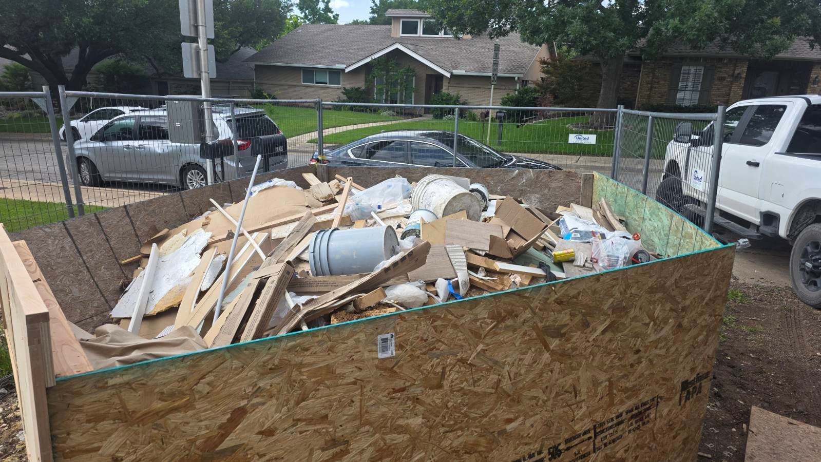 Efficient Construction Debris Removal in Dallas image