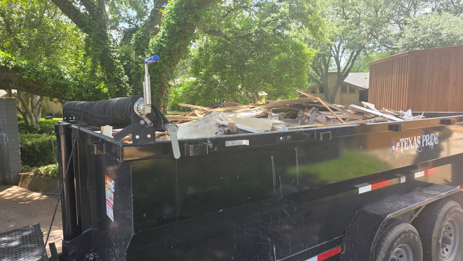 Efficient Construction Debris Removal in Dallas