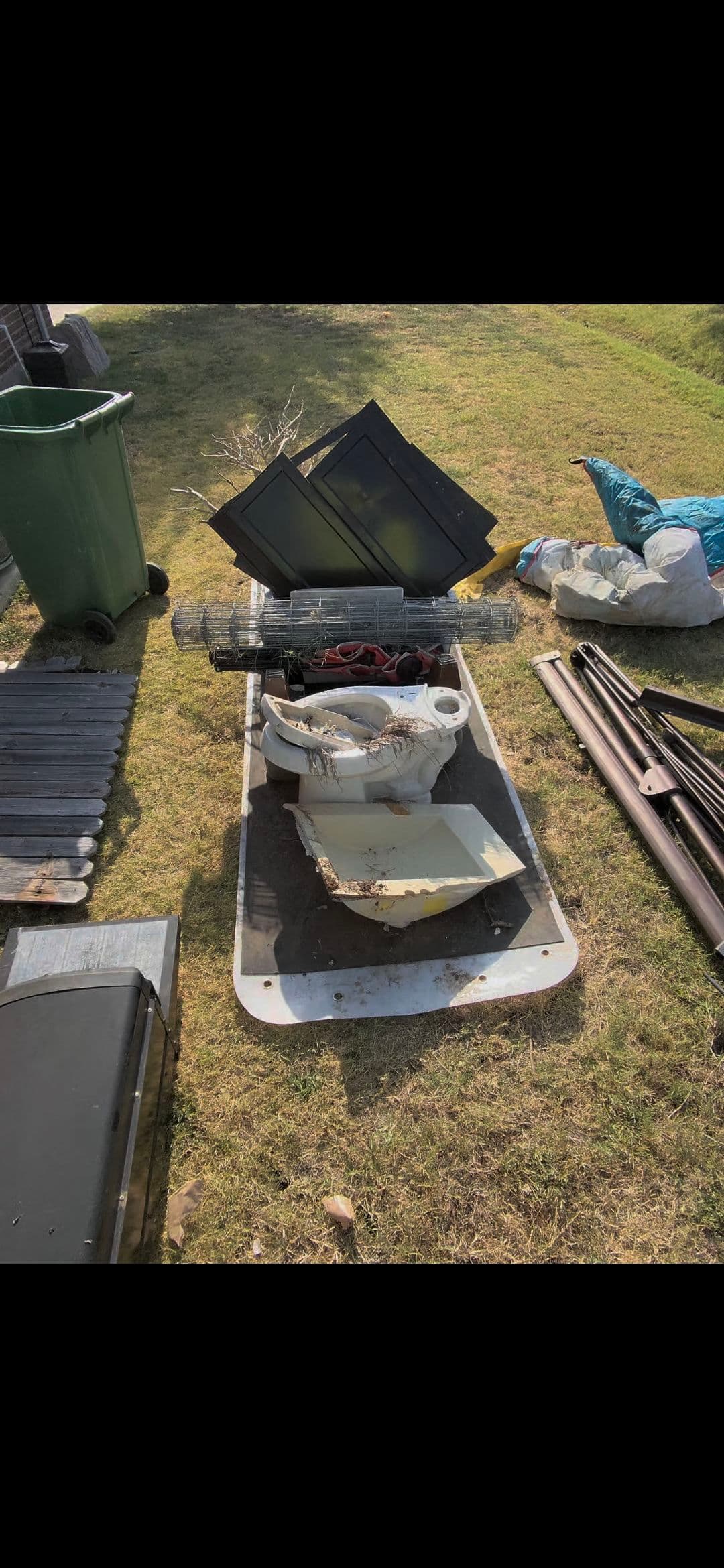 Gallery photos for Side Yard and Garage Junk Cleanout in Celina TX: Image #1