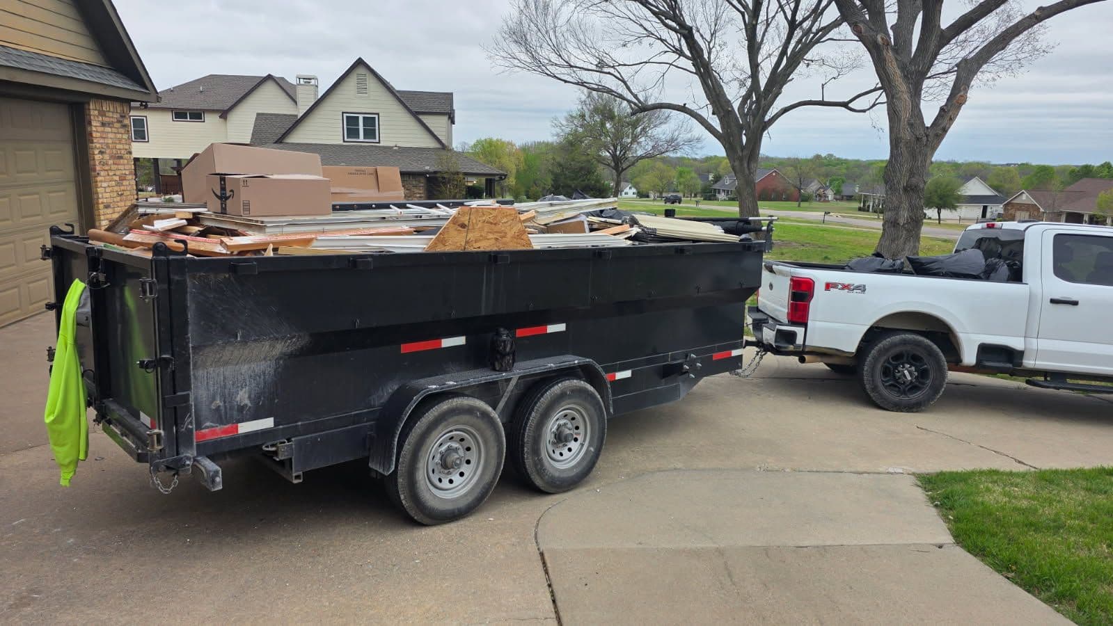 Gallery photos for Swift Junk Removal in Van Alstyne: Image #1