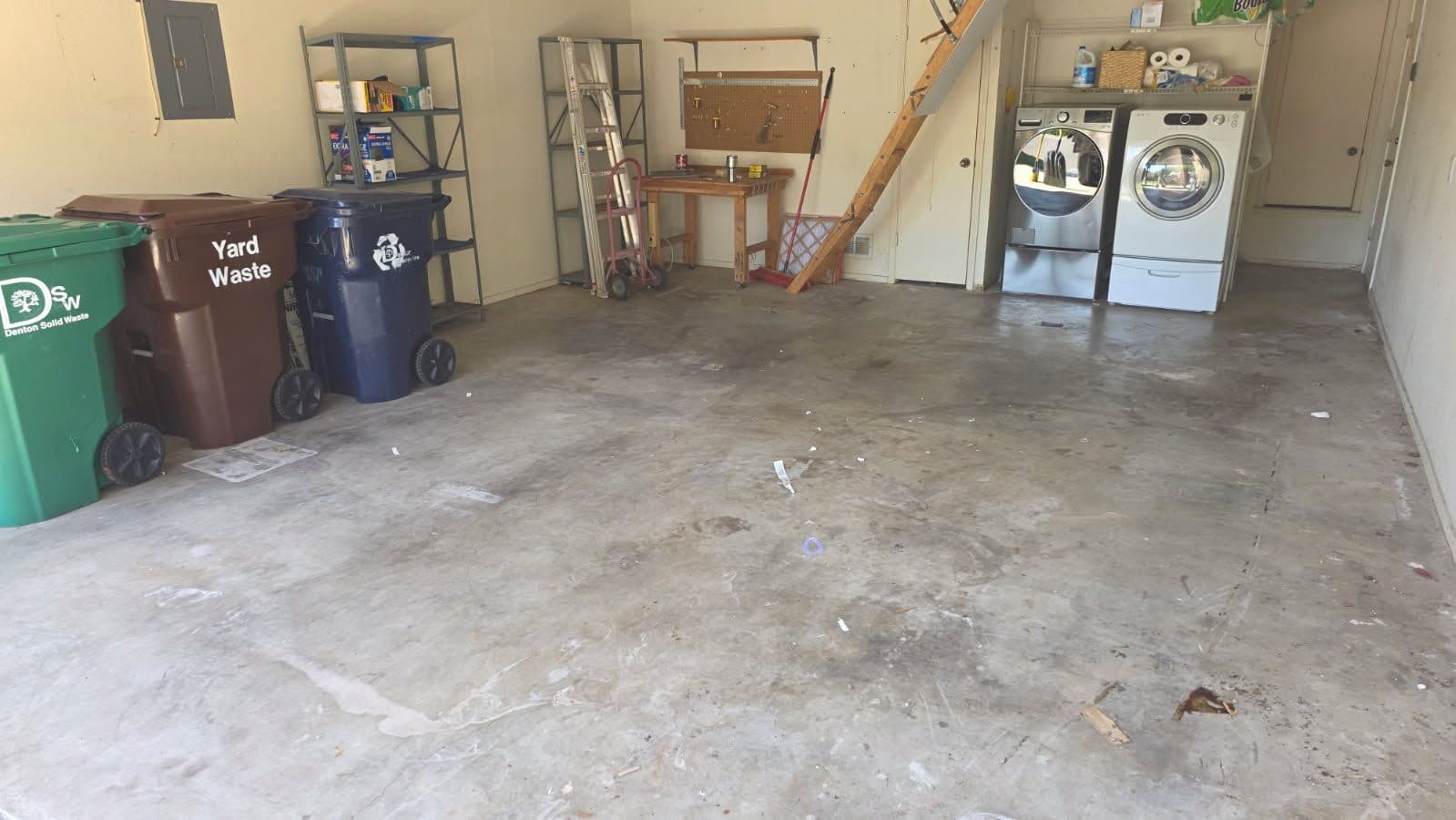 Gallery photos for Denton Garage Cleanout That Got the Space Back: Image #1